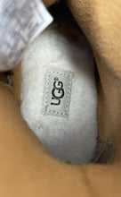 Load image into Gallery viewer, UGG Kids Ager 1018513T Brown Round Toe Side Zip Ankle Snow Boots Size 11
