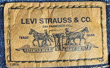 Load image into Gallery viewer, Levi's Womens Blue Denim Regular Fit Dark Wash Stretch Bootcut Jeans Size 8M
