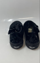 Load image into Gallery viewer, Vans Womens Style 93 Black Crushed Velvet Buckle Mary Jane Shoes Size 7
