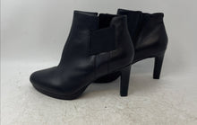 Load image into Gallery viewer, Clarks Womens Ambyr Rise Black Leather Round Toe Side Zipper Ankle Boots Size 9M

