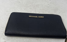 Load image into Gallery viewer, Michael Kors Womens Black Leather Inner Pocket Card Holder Zip-Around Wallet
