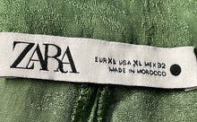 Load image into Gallery viewer, Zara Womens Green Pleated Front Straight Leg Pockets Ankle Pants Size XL

