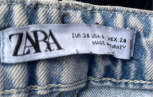 Load image into Gallery viewer, Zara Womens Blue Denim Light Wash Regular Fit Raw Hem Straight Leg Jeans Size 6
