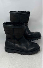 Load image into Gallery viewer, UGG Mens Black Leather Closed Toe Ankle Pull On Snow Boots Size 9
