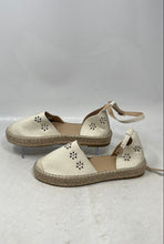 Load image into Gallery viewer, Olivia &amp; Kate Womens Off White Cutout Floral Flat Espadrille Sandals Size 9M
