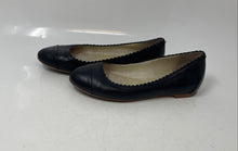 Load image into Gallery viewer, Louise Et Cie Womens Eilley Black Leather Cap Toe Scalloped Ballet Flats Size 6M
