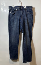Load image into Gallery viewer, Lucky Brand Mens Blue Denim Pockets Classic Fit Straight Leg Jeans Size 36x32
