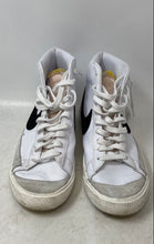 Load image into Gallery viewer, Nike Mens Blazer Mid 77 Vintage BQ6806-100 White Black Sneaker Shoes Size 10
