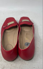 Load image into Gallery viewer, Kenneth Cole Reaction Womens Red Leather Round Toe Slip-On Ballet Flats Size 7
