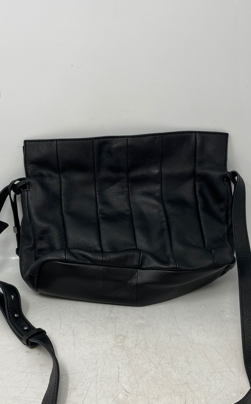 Vince Camuto Womens Black Dario Leather Adjustable Strap Crossbody Bag