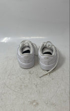 Load image into Gallery viewer, Nike Boys Force 1 Low White Low Top Lace-Up Sneaker Shoes Size 7C
