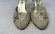 Load image into Gallery viewer, Edoardo Tulli Womens Golden Tone Slip-On Kitten Pump Heels Size 37
