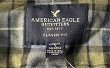 Load image into Gallery viewer, American Eagle Outfitters Mens Multicolor Plaid Classic Fit Button-Up Shirt Sz M
