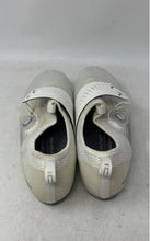 Load image into Gallery viewer, Shimano Womens SH-IC500 White Round Toe Low Top Cycling Shoes Size 8.5
