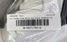 Load image into Gallery viewer, Authentic Nike Boys Air Jordan Max Aura GS White Black Sneaker Shoes Size 7Y

