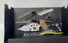 Load image into Gallery viewer, Motatoys 6036 Smartphone Controlled Helicopter Drone With Accessories Untested
