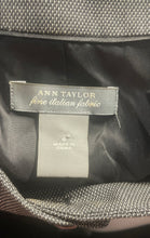 Load image into Gallery viewer, Ann Taylor Womens Gray Printed Short Sleeve Button Front Blouse Top Size 6

