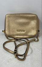 Load image into Gallery viewer, Michael Kors Womens Jet Set Gold-Tone Leather Adjustable Strap Crossbody Bag
