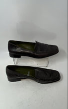 Load image into Gallery viewer, Ann Taylor Womens Dark Brown Croc Embossed Slip-On Loafers Shoes Size 9M
