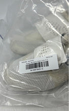 Load image into Gallery viewer, Shimano Womens SH-IC500 White Round Toe Low Top Cycling Shoes Size 8.5
