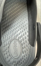 Load image into Gallery viewer, Crocs Unisex LiteRide 360 206708 Black And Gray Clog Shoes Size M 6 W 8
