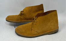 Load image into Gallery viewer, Clarks Original Mens Yellow Suede Round Toe Lace-Up Ankle Chukka Boots Size 11M
