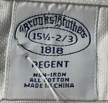 Load image into Gallery viewer, Brooks Brothers Mens White Regent Cotton Non-Iron Dress Shirt Size 15.5-2/3
