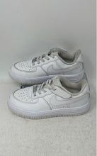 Load image into Gallery viewer, Nike Boys Air Force 1 EasyOn White Low Top Hook &amp; Loop Sneaker Shoes Size 13.5C
