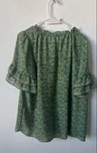 Load image into Gallery viewer, Max Studio Womens Green Floral Layered Ruffle Short Sleeve Blouse Top Size 2X
