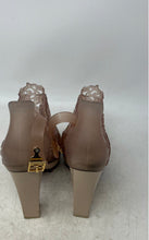 Load image into Gallery viewer, Melissa X Alexandre Herchcovitch Womens Cream Block Heel Ankle Bootie Size 9
