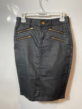 Load image into Gallery viewer, Express Jeans Womens Black Flat Front Straight And Pencil Skirt Size 4

