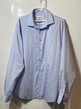 Load image into Gallery viewer, Calvin Klein Mens Blue Herringbone Regular Fit Dress Shirt Size XL 17 36/37
