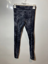 Load image into Gallery viewer, Lululemon Womens Gray Elastic Waist Activewear Pull-On Ankle Leggings Pants Sz 4
