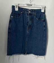 Load image into Gallery viewer, Forever 21 Womens Blue Cotton Denim High Waisted Frayed Raw Hem Mini Skirt Sz XS
