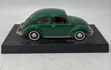 Load image into Gallery viewer, VTG Maisto Special Edition 1951 Volkswagen Export Sedan Beetle 1:18 Diecast Car
