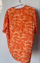 Load image into Gallery viewer, Reel Legends Mens Orange Camouflage Print Freeline Short Sleeve T-Shirt Size L

