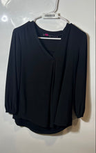 Load image into Gallery viewer, Vince Camuto Womens Black Long Sleeve V-Neck Pullover Blouse Top Size Small
