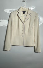 Load image into Gallery viewer, Ann Taylor Womens Cream Long Sleeve Notch Lapel Five-Button Blazer Size 6
