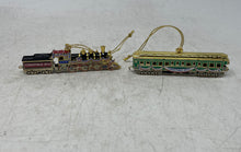 Load image into Gallery viewer, 2014 The White House Historical Association Multicolor Christmas Ornament w/ Box
