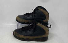 Load image into Gallery viewer, Nike Boys Air Jordan 9 401811-030 Black Dark Green Sneakers Shoes Size 2.5Y
