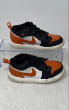 Load image into Gallery viewer, Nike Kids White Orange Black Low Top Round Toe Lace-Up Sneaker Shoes Size 9C
