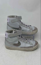 Load image into Gallery viewer, Nike Kids Blazer Mid '77 Multicolor Hook &amp; Loop Sneaker Shoes Size 2Y
