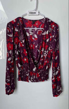 Load image into Gallery viewer, Guess Womens Multicolor Floral Long Sleeve Pullover Blouse Top Size Small
