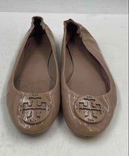 Load image into Gallery viewer, Authentic Tory Burch Womens Minnie Beige Leather Ballet Flats Size 9.5M Stained
