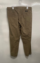 Load image into Gallery viewer, Banana Republic Mens Aiden Green Cotton Slash Pockets Chino Pants Size 36X30
