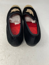Load image into Gallery viewer, Jitai Mens Black Gold Embellished Almond Toe Slip-On Loafers Shoes Size 9.5
