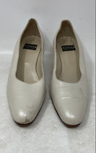 Load image into Gallery viewer, Coca Womens White Leather Round Toe Slip-On Block Pump Heels Size 8.5 B
