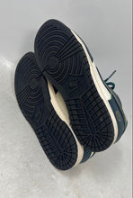 Load image into Gallery viewer, Nike Boys Dunk Low Green White Lace-Up Basketball Sneaker Shoes Size 2.5Y

