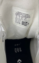 Load image into Gallery viewer, Converse Womens Chuck Taylor All Star Lugged Hi White Sneaker Shoes Size 10
