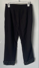 Load image into Gallery viewer, Grifflin Womens Black Pearls Flat Front Straight Leg Cropped Pants Size Small
